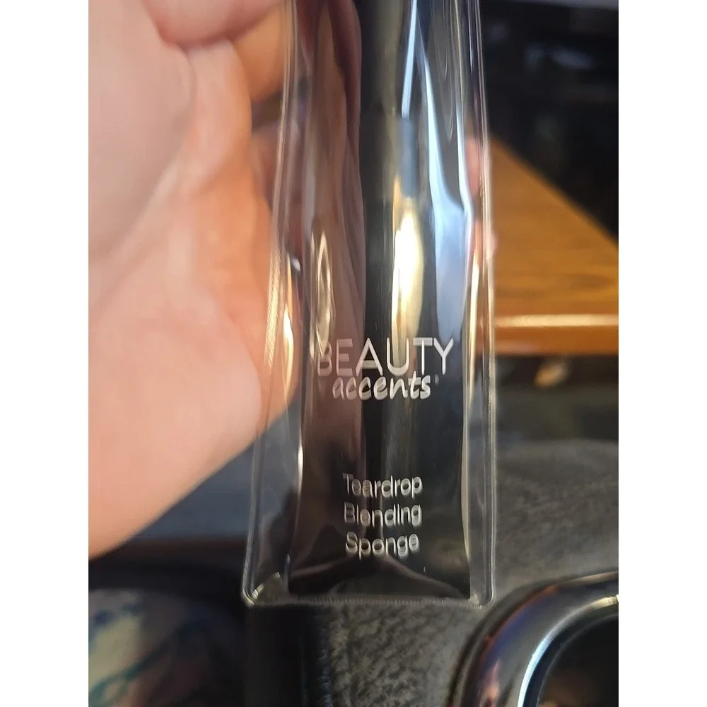 Beauty Accents Teardrop Blender‎ Sponge